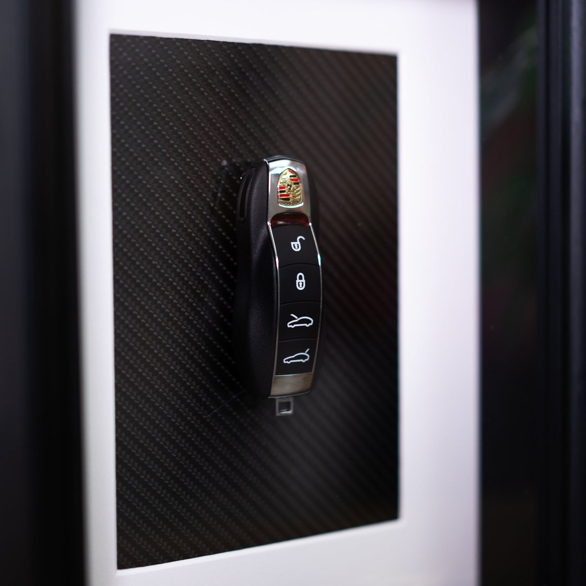 'Carbon Luxury' - Porsche Carta Verde