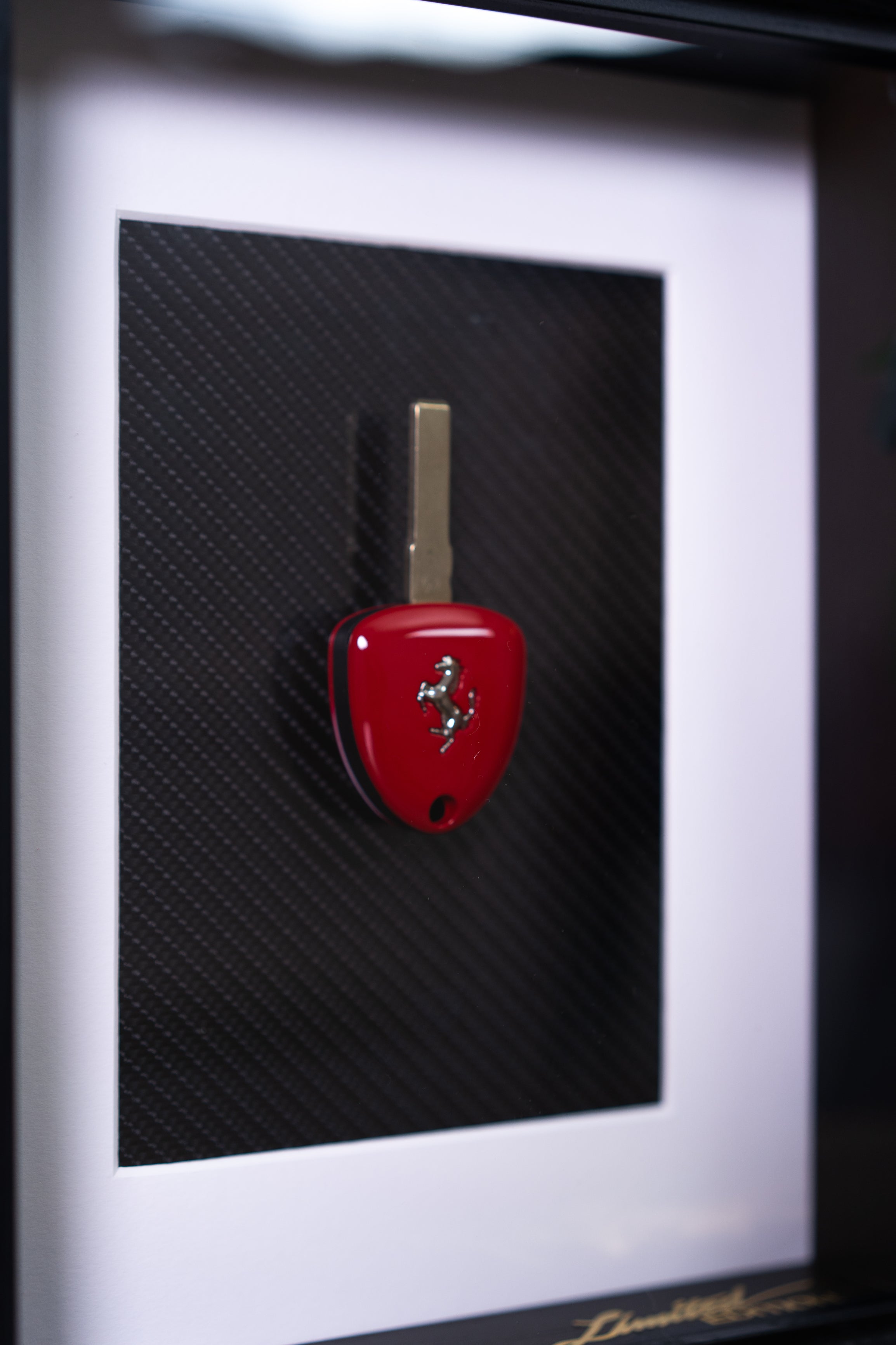 'Carbon Luxury' - Ferrari Carta Verde