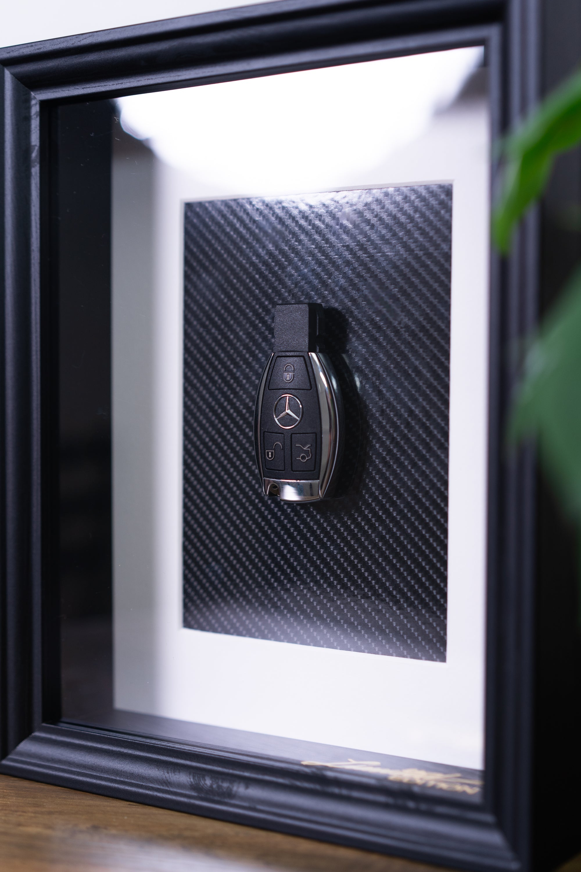 'Carbon Luxury' - Mercedes Carta Verde