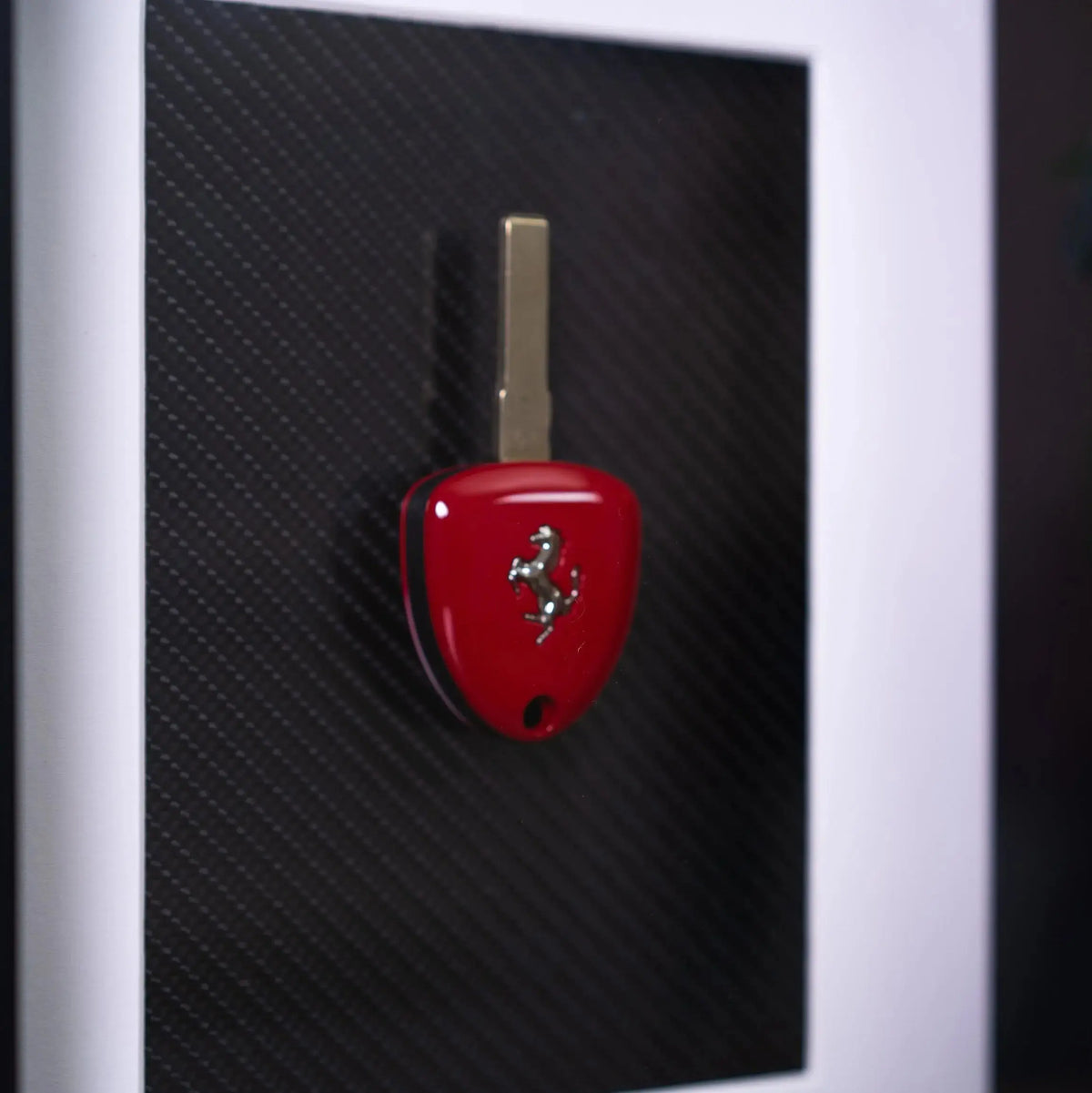 'Carbon Luxury' - Ferrari Carta Verde