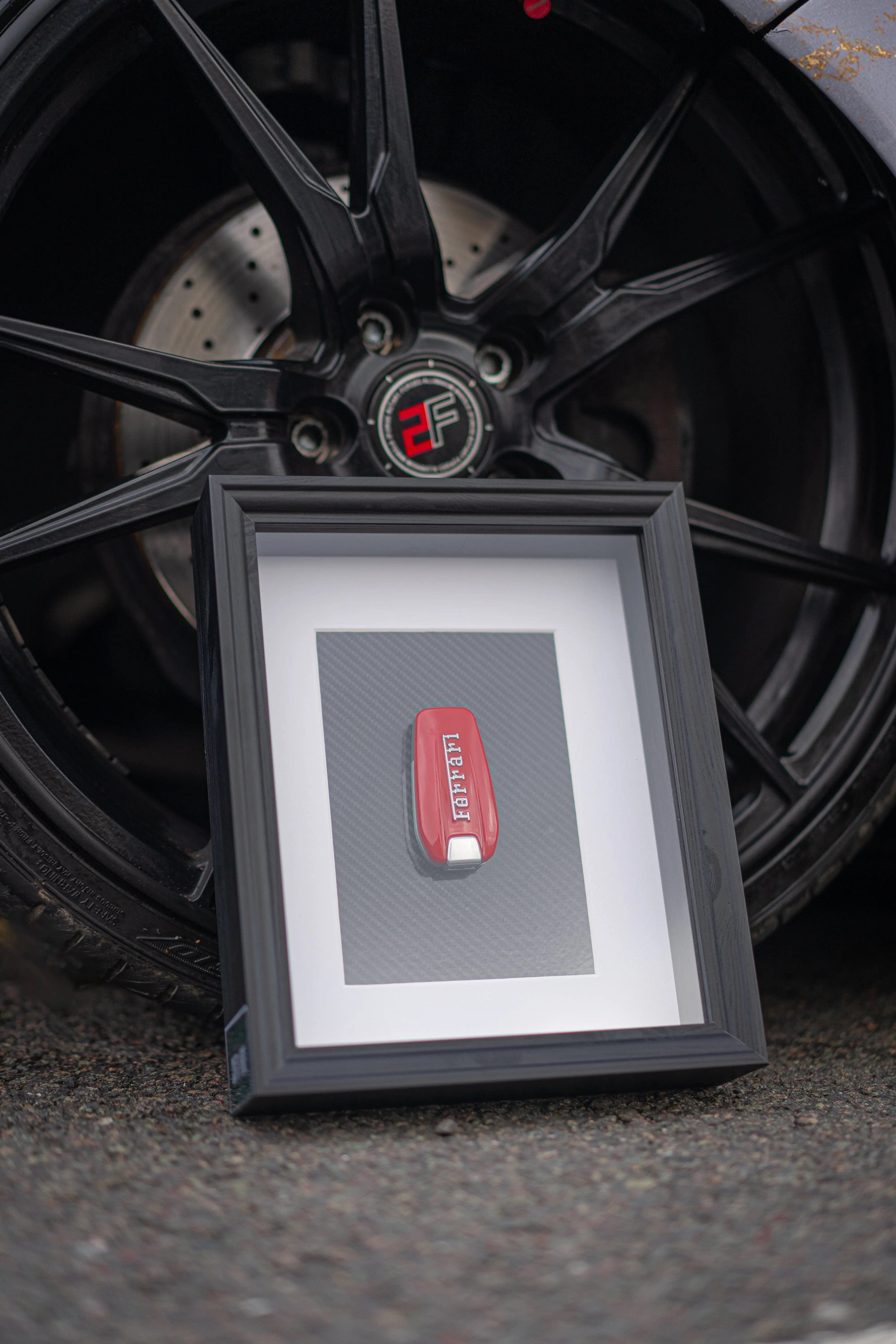 'Carbon Luxury' - Ferrari Carta Verde