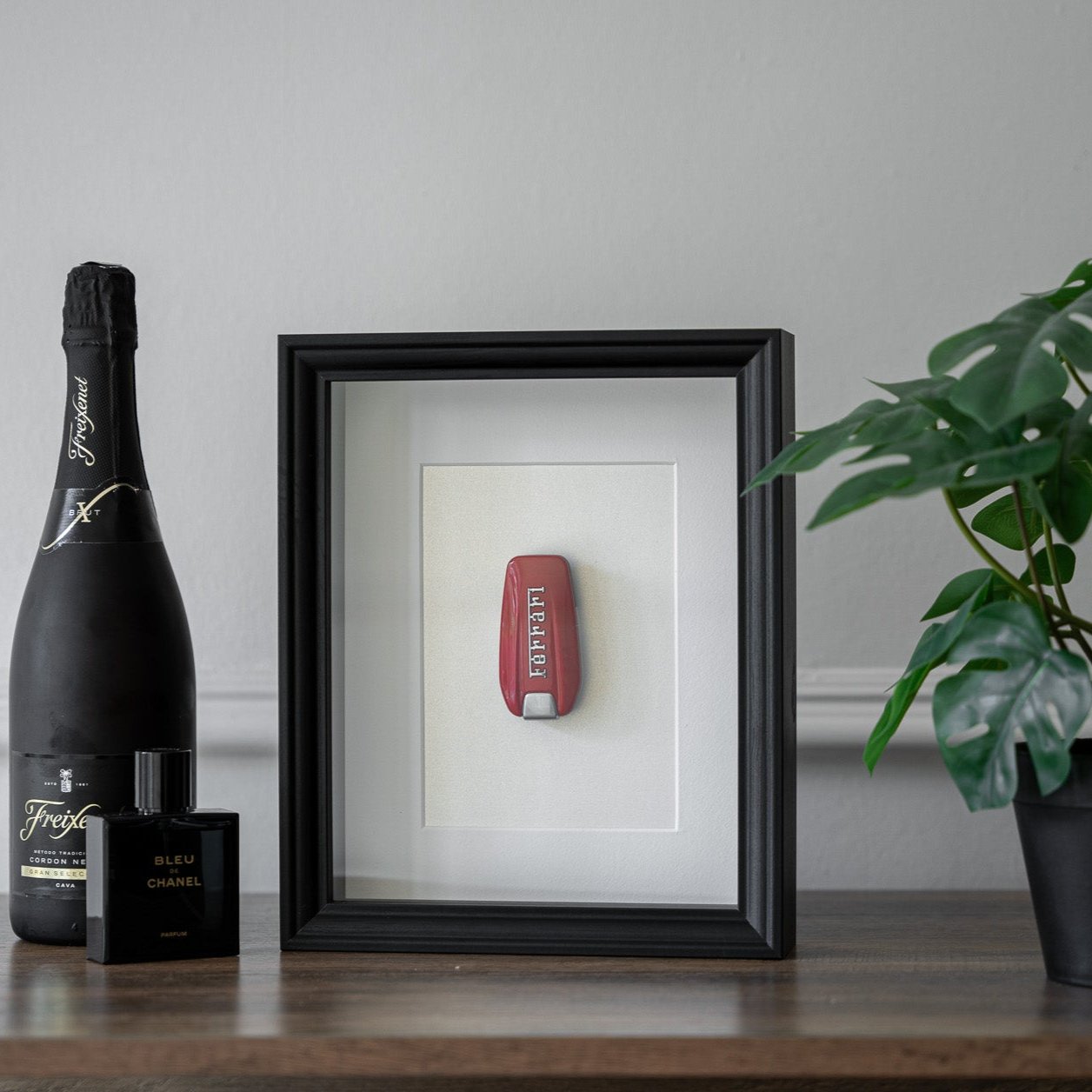 'Carbon Luxury' - Ferrari Carta Verde