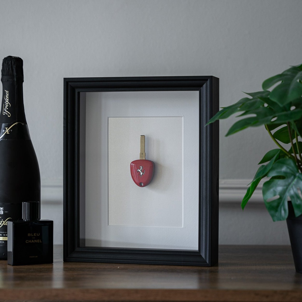 'Carbon Luxury' - Ferrari Carta Verde