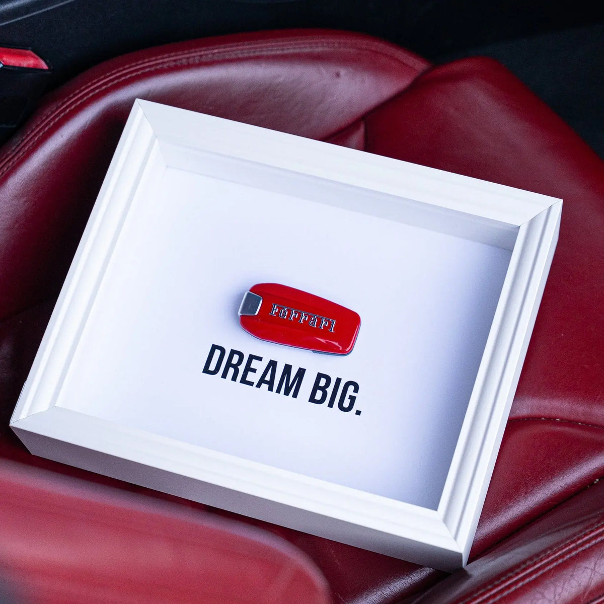 'DREAM BIG.' Carta Verde